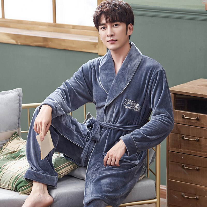 Twee Stukken Flanellen Nachtjapon Voor Mannen Herfst Winter Thicken Warm Nachtkleding Losse Volledige Mouw Gewaad En Lange Broek Badjas set