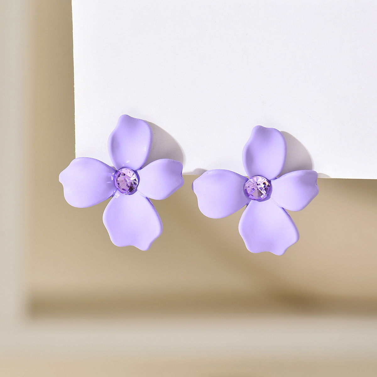 Pendientes coreanos rosas con forma de flor pequeña para mujer, aretes llamativos frescos y dulces, joyería de 2023: Color amarillo dorado claro