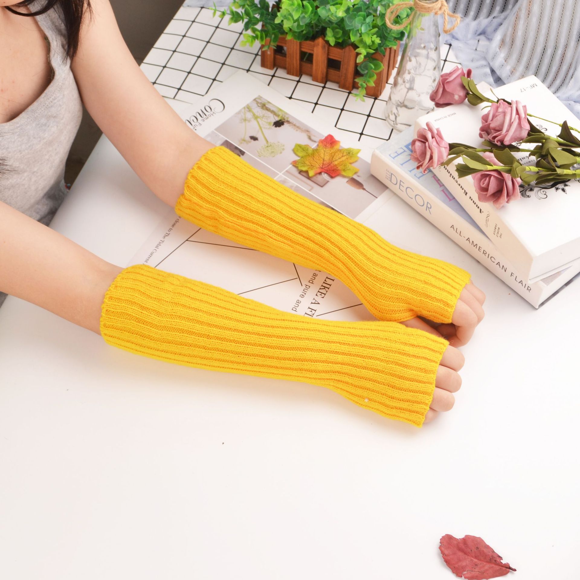 Guantes largos sin dedos para mujer, manopla de invierno, calentador de brazo tejido, manga fina, informal, suave, ropa gótica para niñas, guante gótico Punk: YELLOW