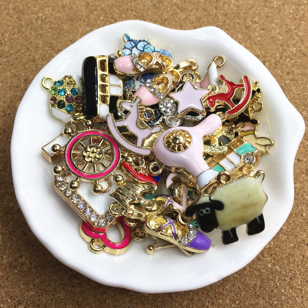 50 stuks diverse ontwerpen emaille sieraden bedels diy armband ketting oorbel goudkleurige hanger bedel olie ornament accessoires