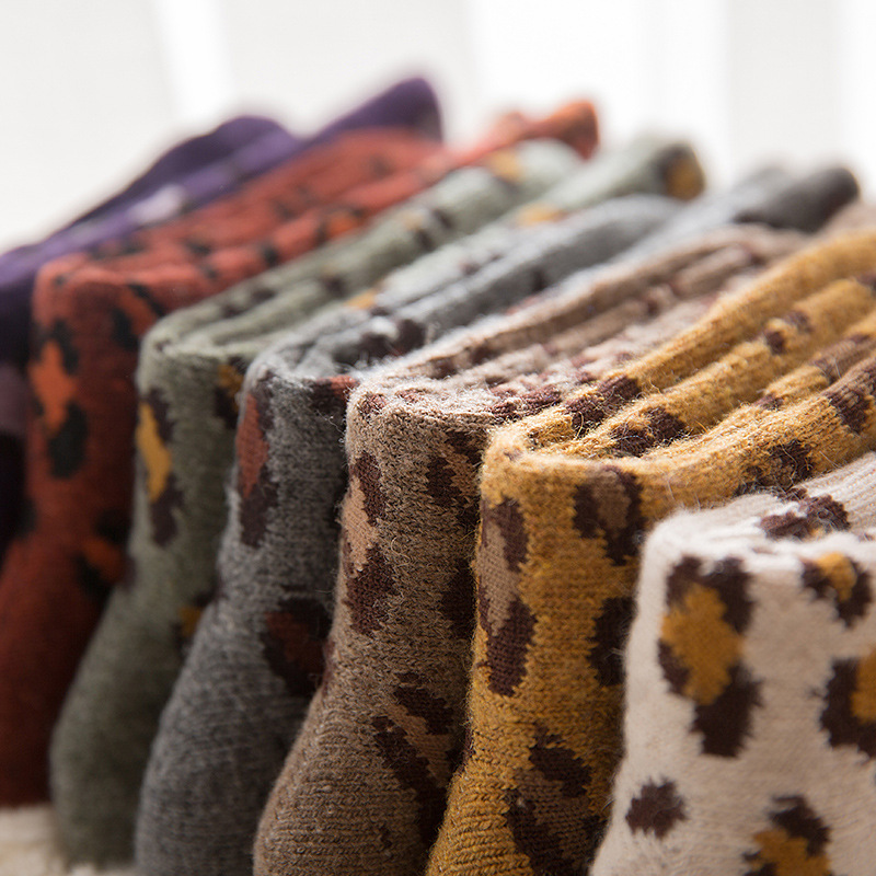 Leopardikuvio kashmir villasukat naiset syksy talvi paksuuntua lämpimät naisen sukat japanilaistyyliset harajuku retro pitkät sukat