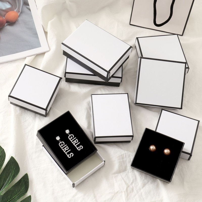 Square Jewelry Display Box Holder White Organizer Engagement for Ring Earring Brooch Necklace Bracele Packaging Boxes