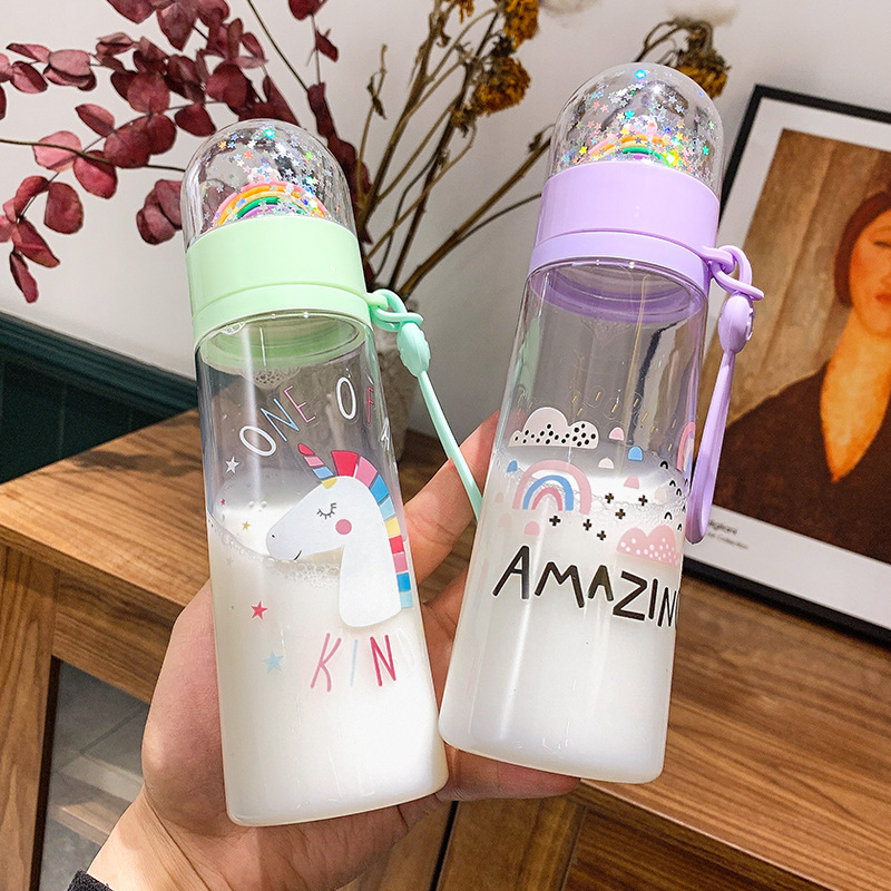 Botella de agua de plástico de color arcoíris con dibujos de unicornios, divertido, creativa, taza de agua para niños, a prueba de gotas