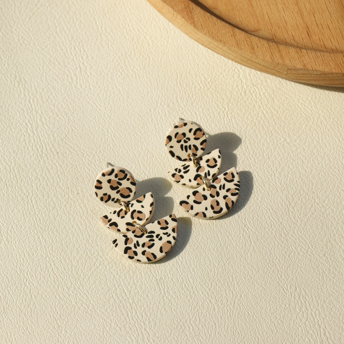 Pendientes acrílicos coloridos y creativos, bohemios, leopardo, tablero de damas, geométricos, redondos, semicirculares, pendientes largos,