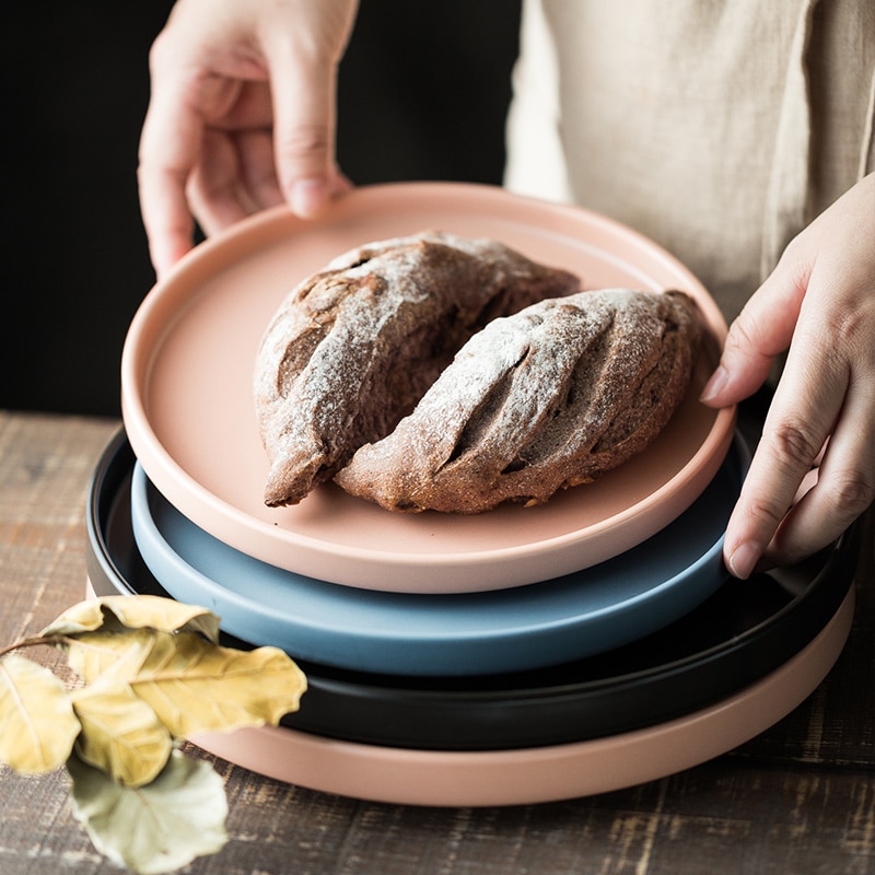 Keramisk rund plade mørkegrøn mat husholdningsbakke nordisk lyserød keramisk bordservice bøf vestlig madplade