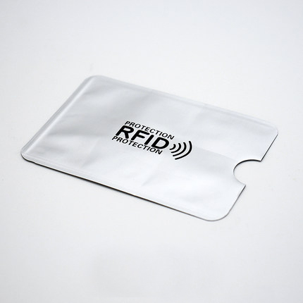 5 kpl turvavarkaudenestolukija rfid-sulkuholkki suojaa luottokortteja kotelon kansi alumiinipinnoitettu paperi id pankkikortin pidike: B- hopea