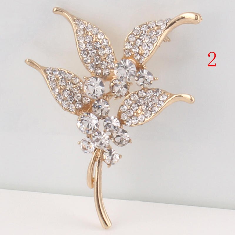 Lnrrabc Mode Vrouwen Zilverachtige Kleur Bloem Vormen Kristallen Imitatie Parel Broche Pin Sieraden Pins Broches De Strass Luxo: 16