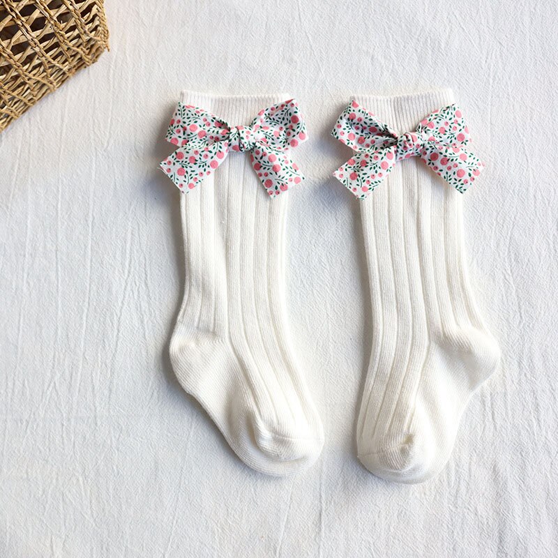 Mignon nœud papillon bébé chaussettes fleur imprimé coton -né fille chaussettes rayé automne hiver infantile enfant en bas âge chaussettes de sol: white
