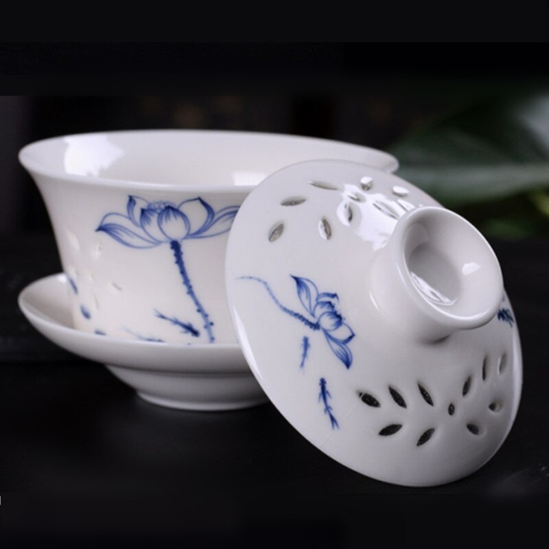 Chinese Tea Set Handpainted Lotus Gaiwan 130ml Mini Exquisite Hollow Tea Bowl Jingdezhen Porcelain Ceramic Cup Saucer Teaware