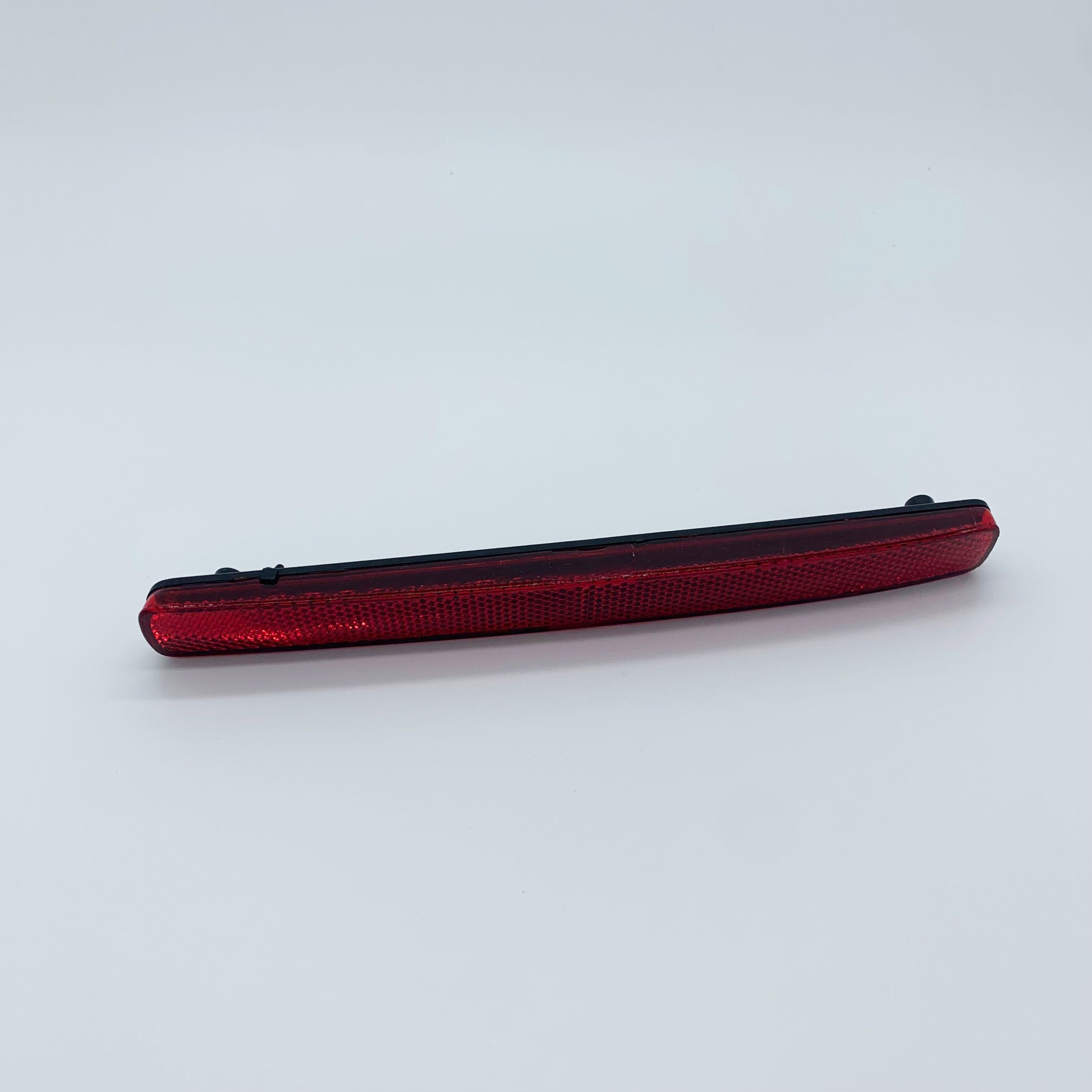 Reflector de parachoques trasero Original 8390108B00 8390208B00 para Ssangyong 2006 Rexton Kyron OEM 83901-08B00 83902-08B00: 8390208B00 RH