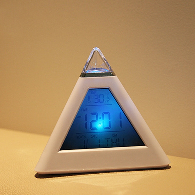 LED Digitale Klok Piramide Vorm Kleur Veranderen Temperatuur Datum Tijd Display Voor Thuis FO Verkoop