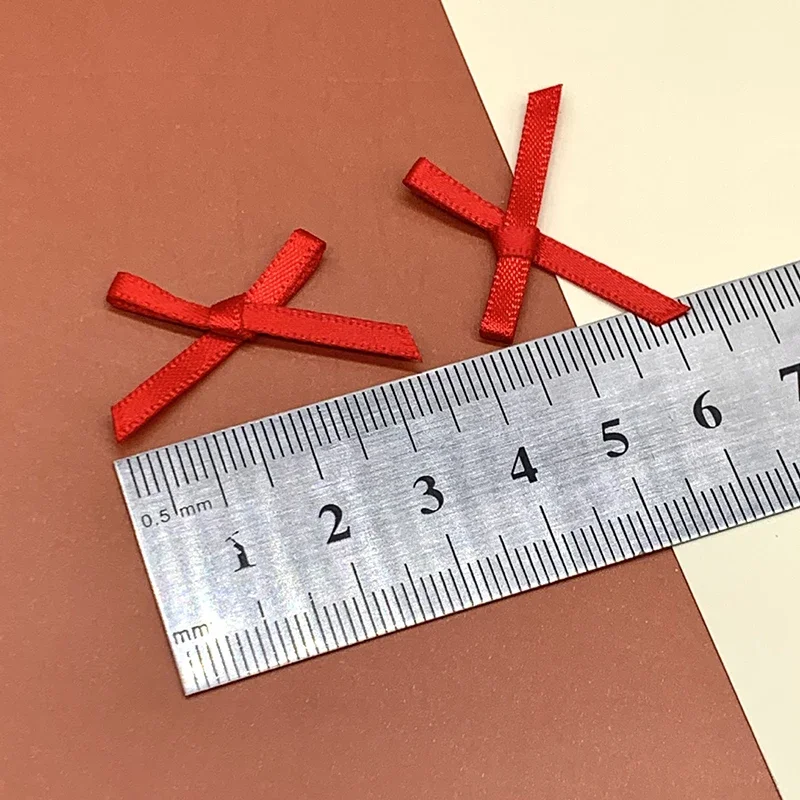 100 Uds Mini cinta de raso flores lazos lazos artesanía Scrapbooking adorno proyectos de bricolaje pajaritas decoración pinzas para el cabello lazos para el cabello de mascotas