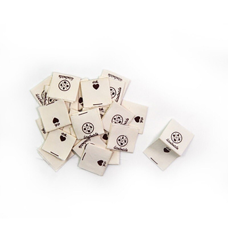 100pcs Handmade Label Cloth Labels Fold Tags Sheep Beige Pattern Hand Made Label For Knitted Printed Cotton Woven Sew Tags: Buttons