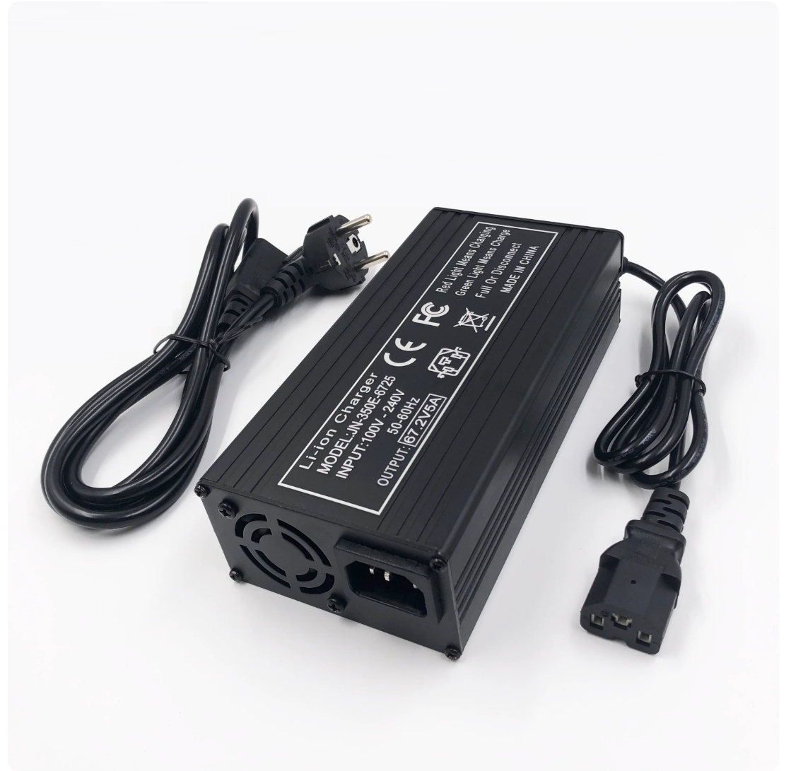 60V Schnellladegerät 67,2V/5A Ladegerät für 16S 60V Elektrofahrrad Lithium-Batterieladegerät IEC/PC-Anschluss Starke Wärmeableitung