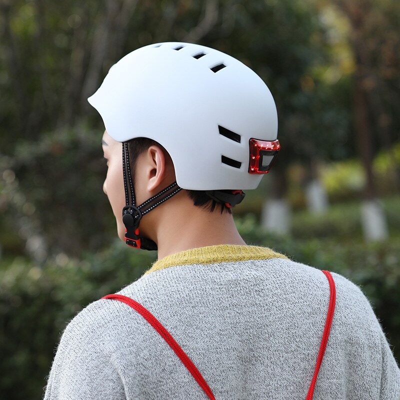 Udendørs sportsbelysning advarsel med lysintegreret hjelm ridning cykel balance bil elektrisk bil scooter ridehjelm