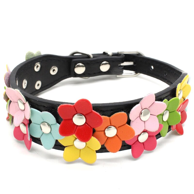 Collare per cani regolabile fiore creativo con borchie cucciolo di cane cane PU collare in pelle fibbia gatti tracolla forniture per animali domestici collare per gatto per cani: Black / M(42x2.5cm)