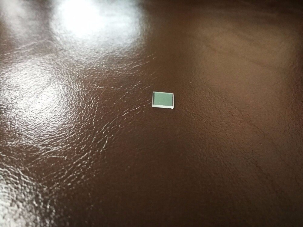 Taille 6*6*0.5mm 650nm UV/IR filtre de coupe utilisé pour lentille de caméra et spectromètre