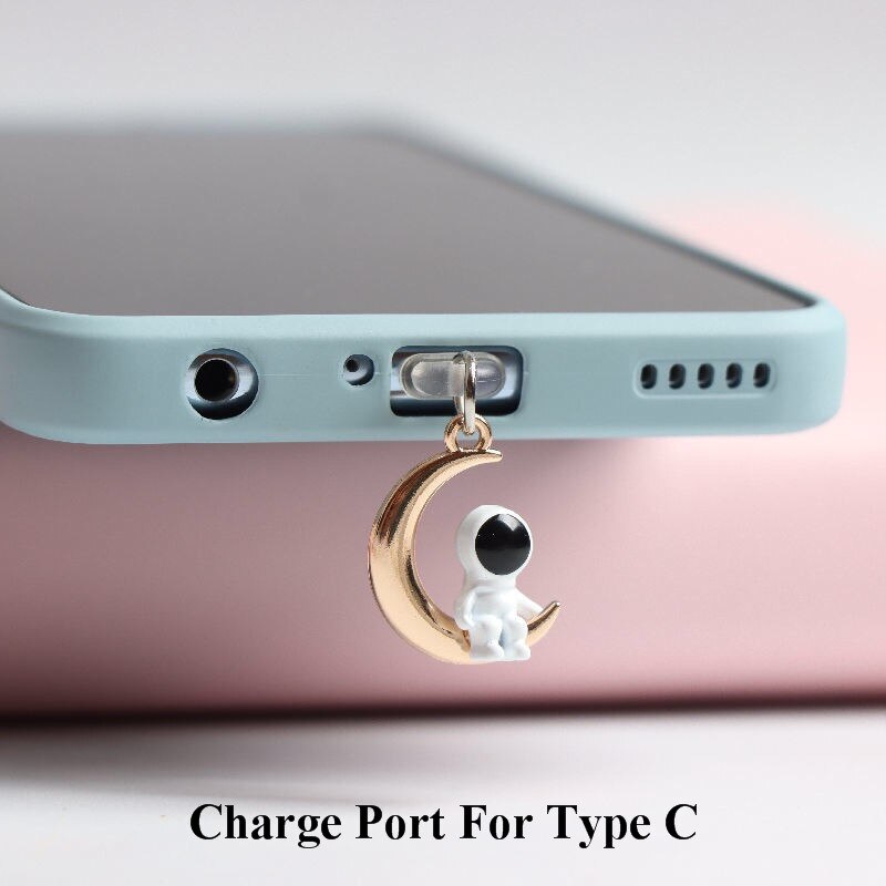 Astronaut dust plug charm cute charging port anti-dust plug kawaii usb type c plug for iphone headphones jack stopper cap pendant: F
