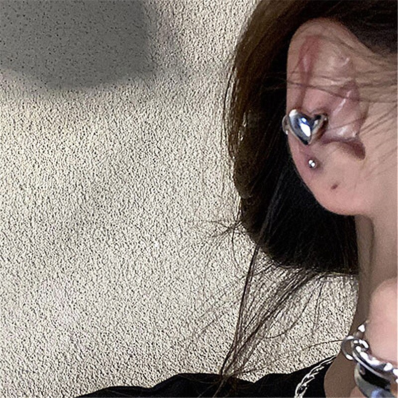 2022 neue Koreanische Silber Farbe Liebe Herz Clip auf Ohrringe für Frauen Einfache Kein durchbohren Ohr Manschette Hochzeit Ästhetischen Schmuck 1 PC