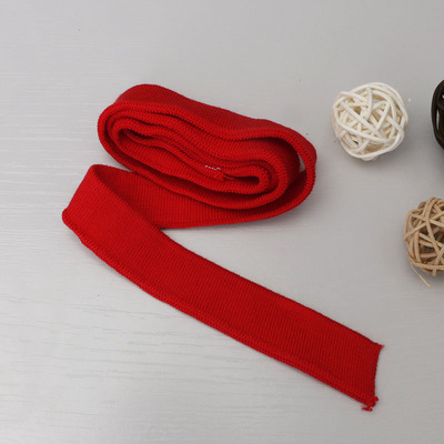 2cm brede, ensfargede, myke, ribbede t-hals i mercerisert bomull, korte mansjetter, elastisk, trådet kant: Kobber