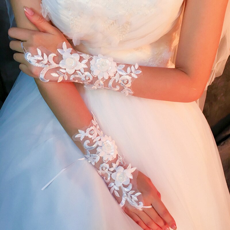 JaneVini Lace White 3D Flowers Pearls Bridal Gloves Fingerless Wrist Length Women Glove Wedding Accessories Guanti Pizza