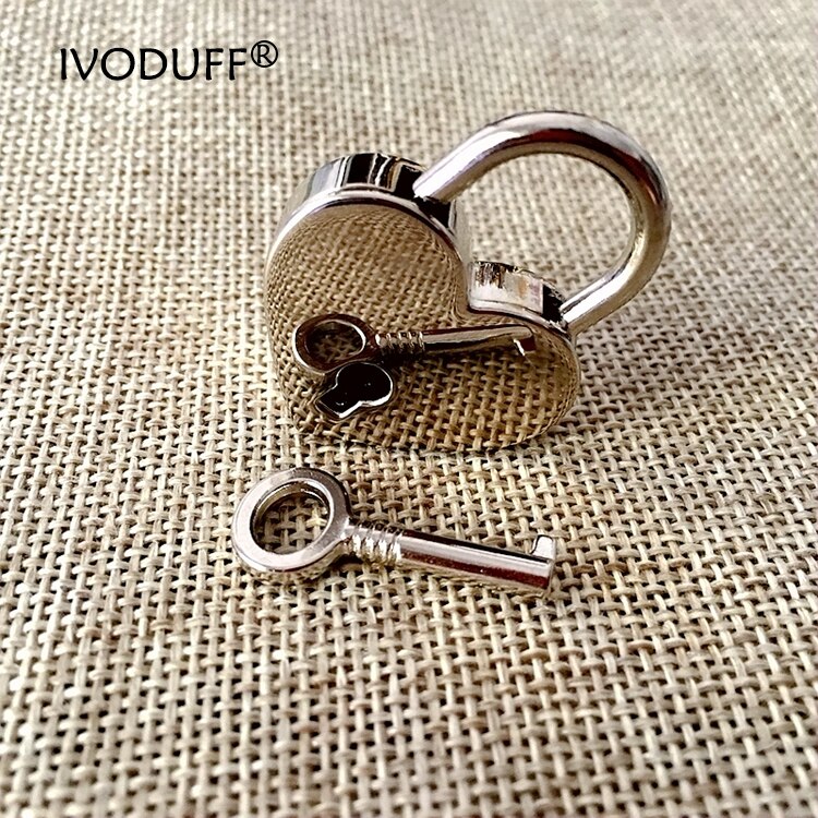 1 pièce coeur rétro métal mini cadenas sac valise valise clé serrure avec clé: Argent