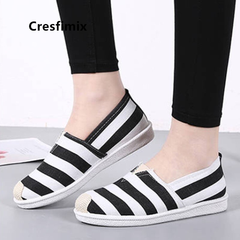 Cresfimix mocassins mujer vrouwen leuke witte comfortabele slip op loafers dames toevallige canvas platte schoenen sapato a5712