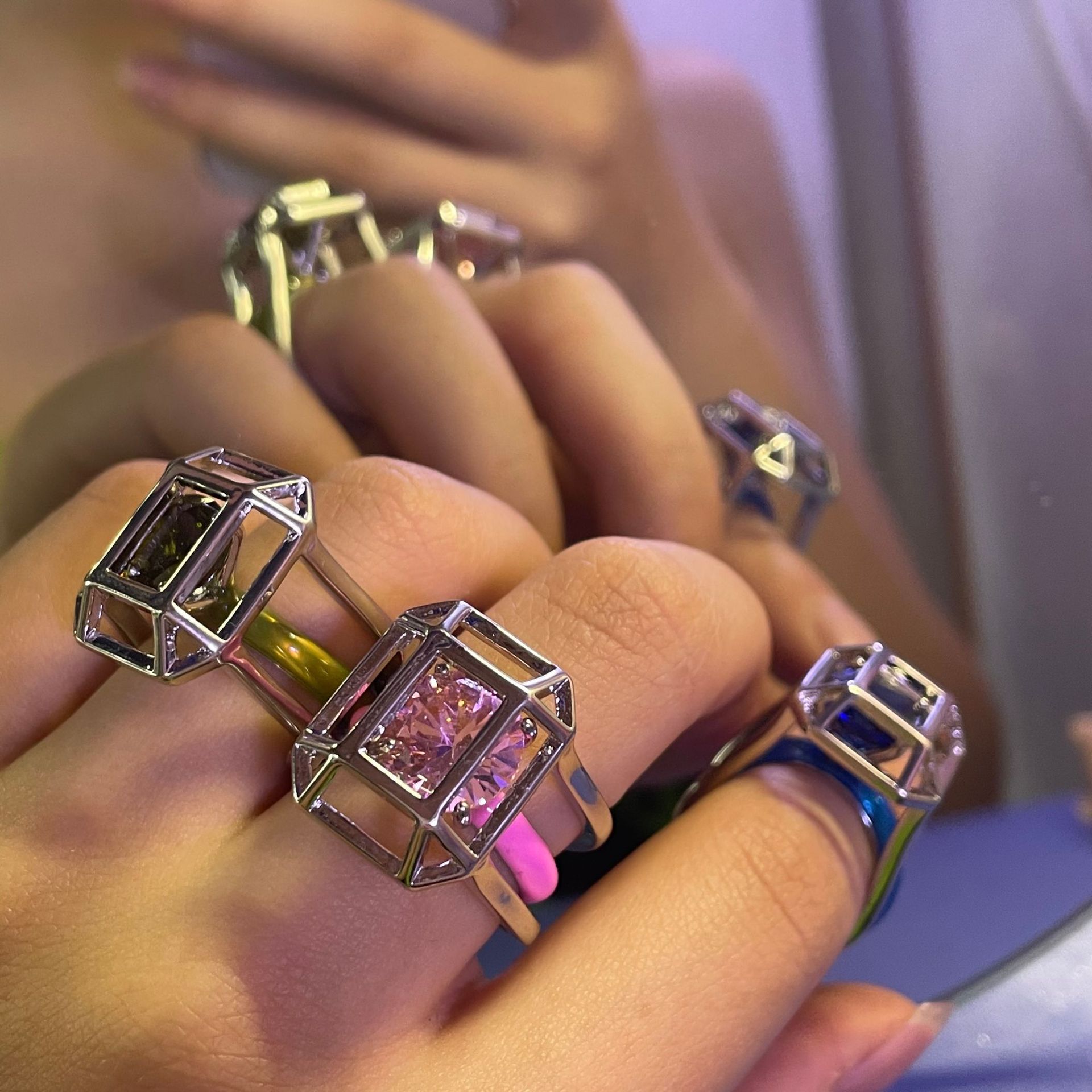 Huanzhi retro firkantet maling ring slik farve zirkon rhinestone uregelmæssig emalje glasur ring til kvinder piger smykker