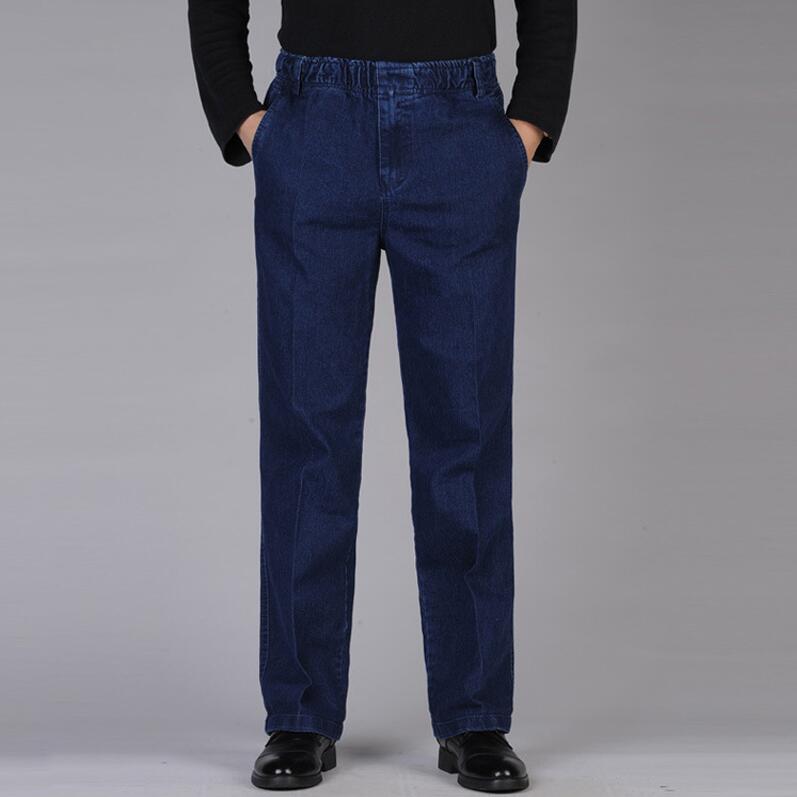 Eurooppalaistyylinen löysät miesten farkkuhousut plus koko 5xl rento miesten farkut housuhousut denim suorat streetwear miesten farkut: Tummansininen / 4xl