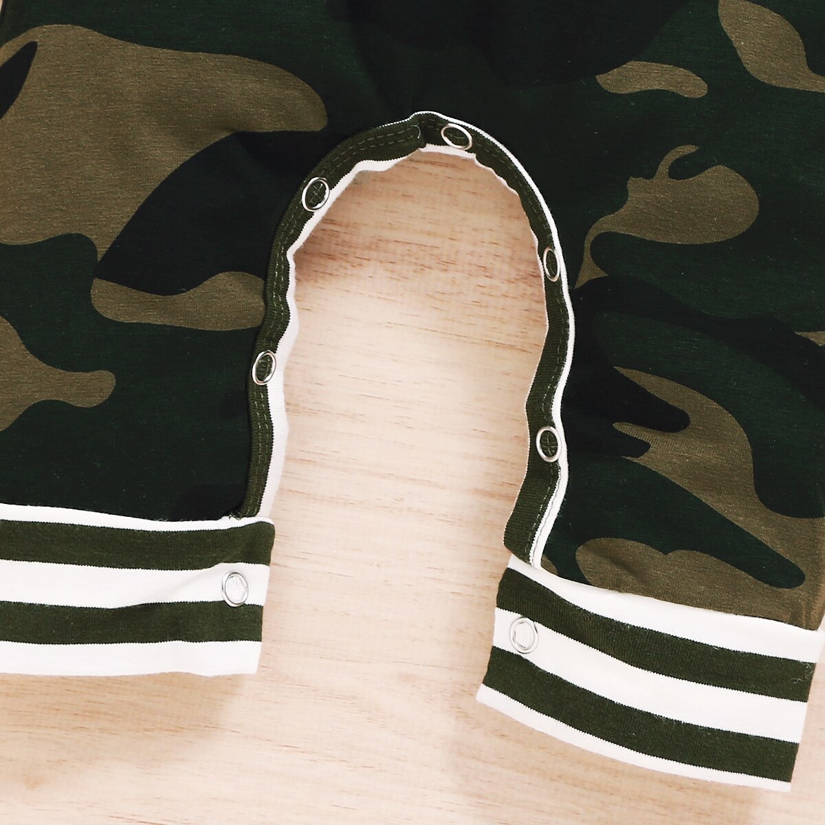 Babyjongens romper met capuchon, gestreepte lange mouwen, kleurblokletters, hoodie, camouflage jumpsuit, eendelig kledingstuk