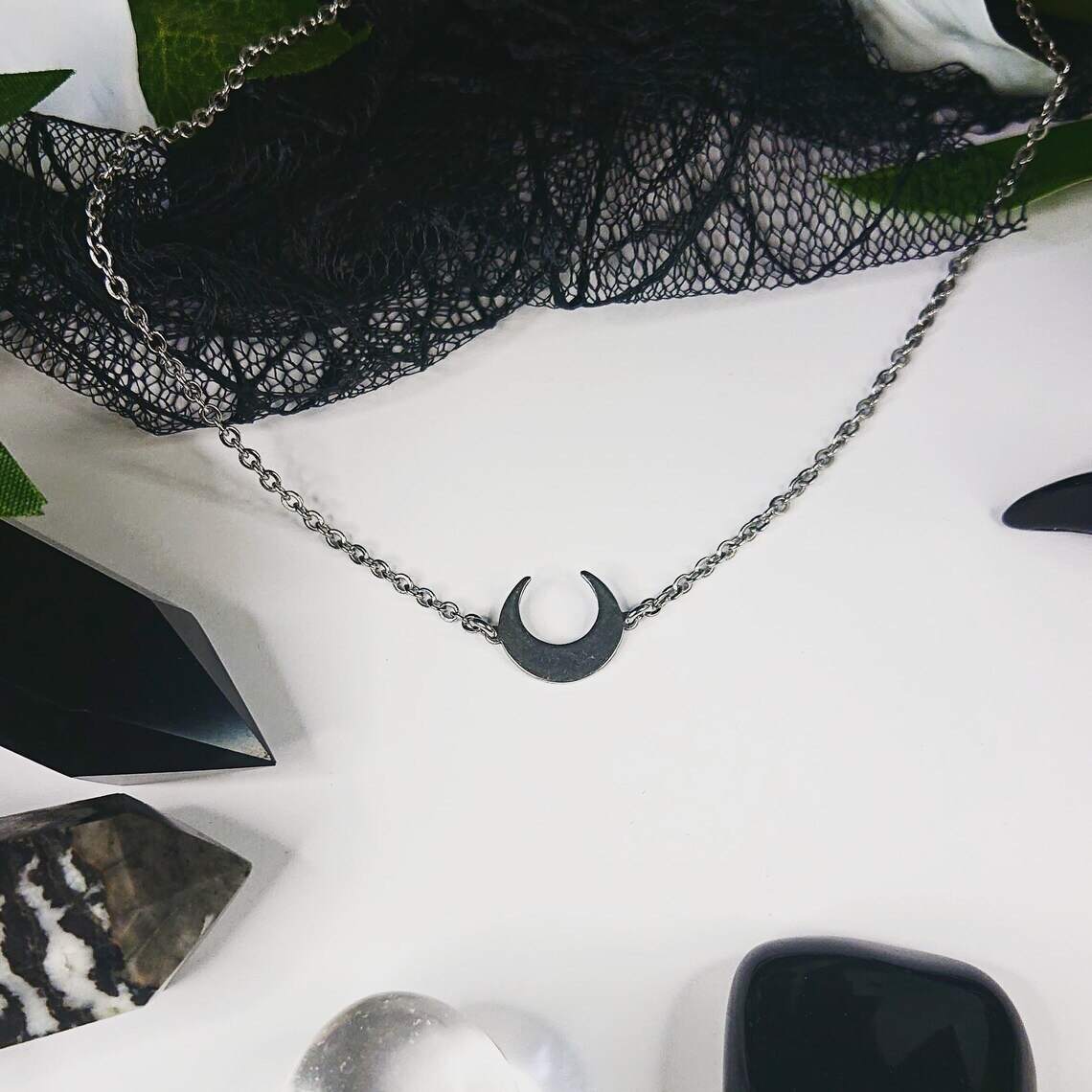 Halvmåne choker, himmelsk halskæde, hekse smykker, til kvinder, gotiske smykker, goth halskæde, moon choker