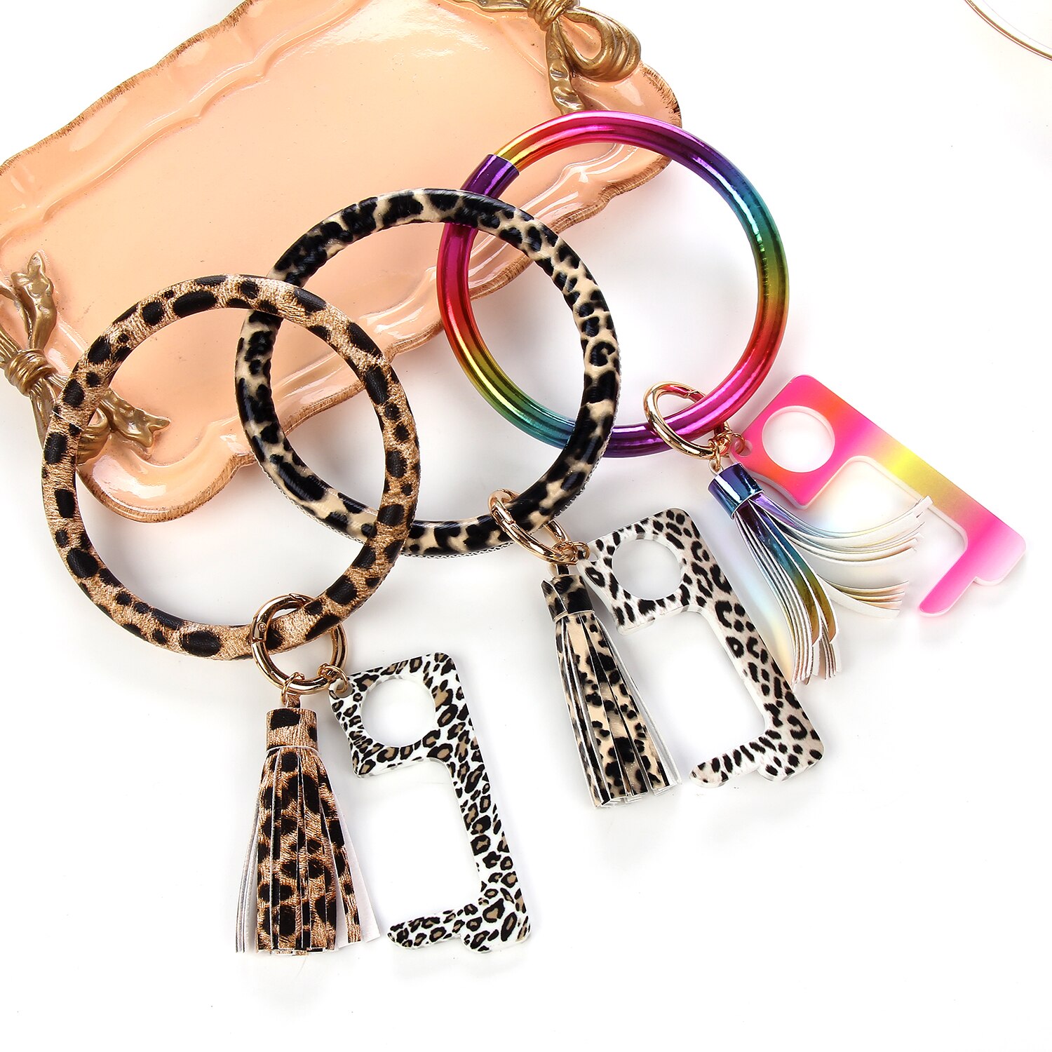 Keyring pulseira de couro clássico leopardo impressão abridor de porta portátil bangle feminino exagerada grande redondo chaveiro pulseiras de pulso