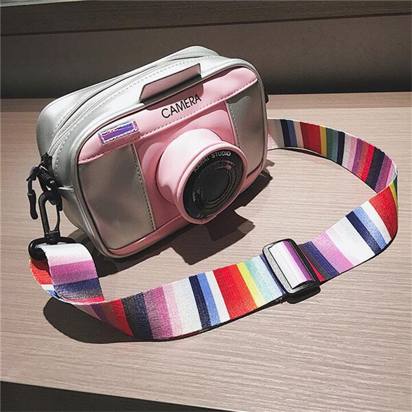 Yogodlns rolig kamera form handväska väskor för kvinnor liten personlighet pu läder crossbody väskor regnbågsrem axel flickor: Rosa