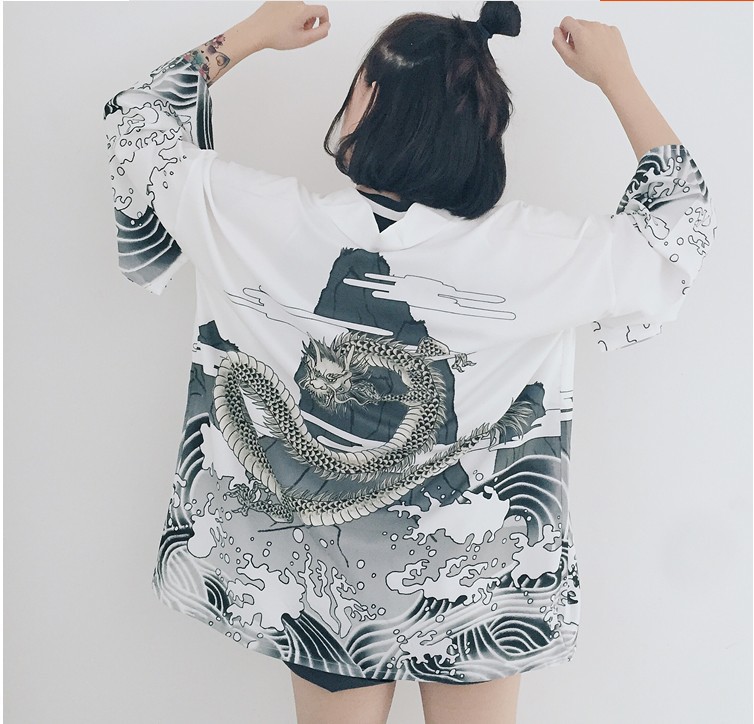 Bella philosophie japon style imprimé vintage Harajuku Style Blouse vagues et vent Dragon chemises japonais manches chauve-souris kimono: white KMN003JW1