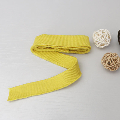 2cm brede, ensfargede, myke, ribbede t-hals i mercerisert bomull, korte mansjetter, elastisk, trådet kant: Antikk sølv