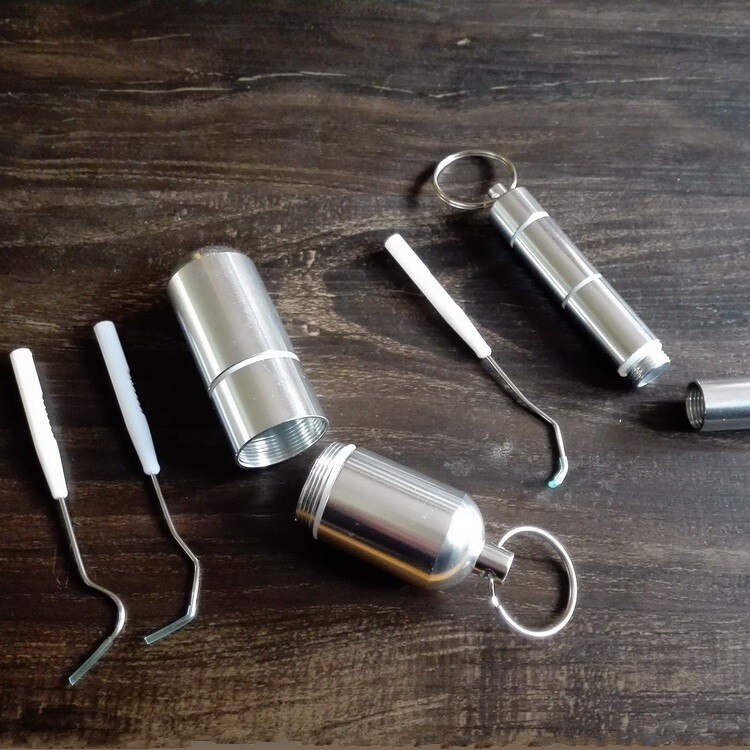 Portable Toothpick Steel Tube Metal Small Bottle Sealing Stainless Steel Tooth pick Holder Stainless Tooth Pick Set