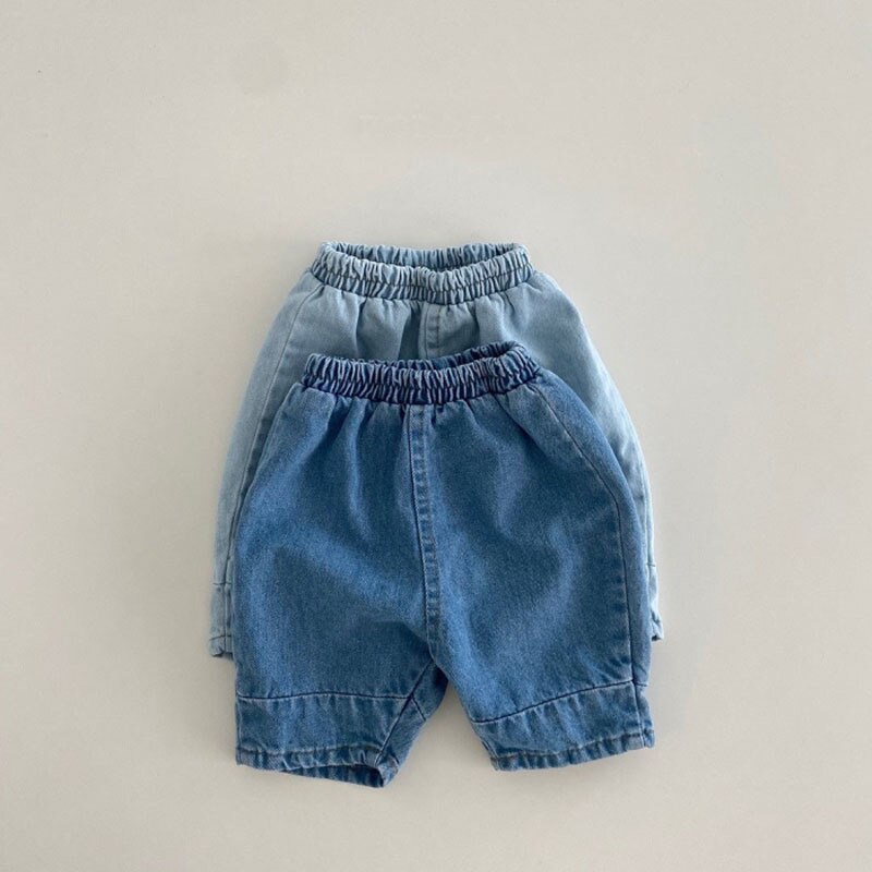 Nuovi pantaloni in Denim per neonato moda bambina Casual Jean pantaloni per bambini morbidi e confortevoli pantaloni per bambini allentati