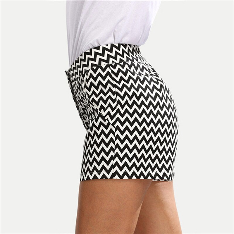 Nueva GAOKE pantalones cortos a cuadros para mujer Pantalones cortos blancos y negros de verano a media cintura Casual bolsillo pantalones cortos rectos