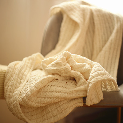Nordisk retro chenille tæppe ensfarvet strikket tæppe seng ende tæppe sofa håndklæde seng ende ende håndklæde dækning  fg1310: Fløde