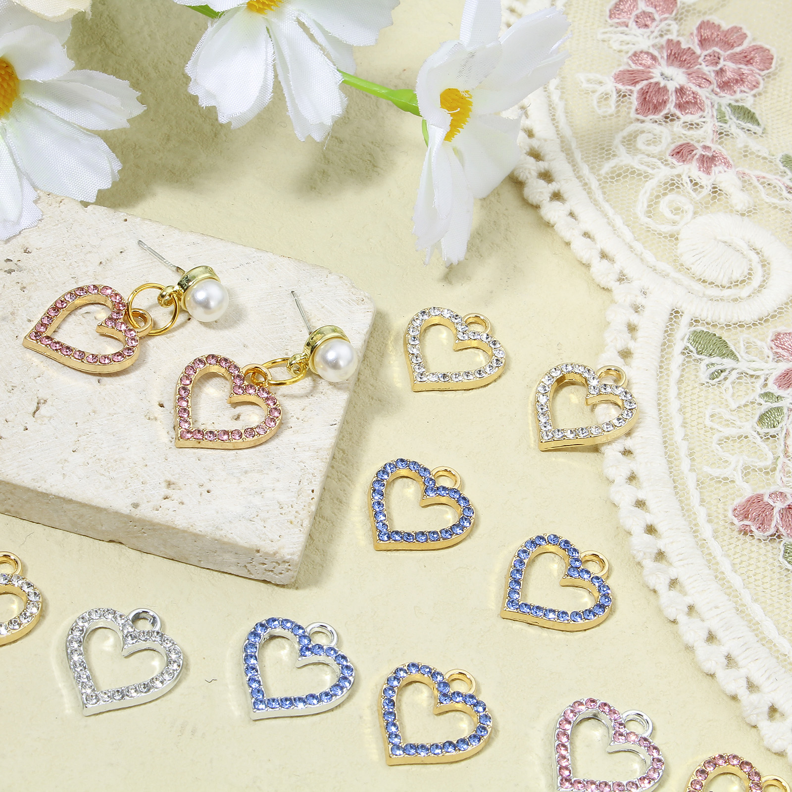 10 Uds. De dijes de corazón Micro pavé, aleación a base de Zinc, dijes para el Día de San Valentín, colgantes pequeños multicolores para joyería DIY 17,5mm x 15mm