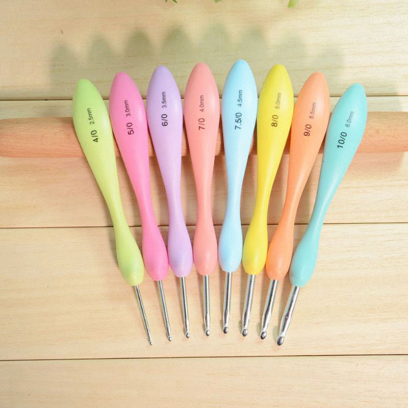 Aluminum Crochet Hook Set Ergonomic Crochet Needles Knitting Hooks With Colorful Plastic Grip Cushioned Handles Needles 8 Pcs