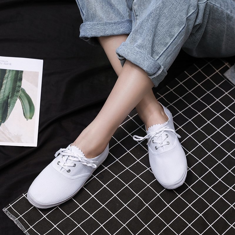 Billiga damskor enkla vita skor sneakers mjuka och bekväma damskor som andas plus storlek 45 platta skor