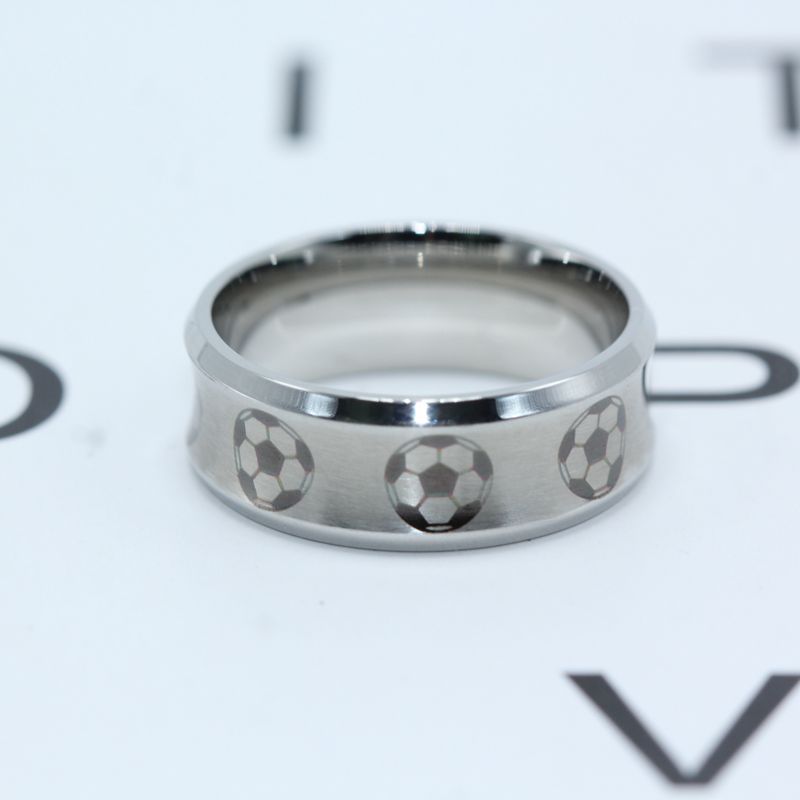 Fotballmønster rund fingerring fotball rustfritt stål ringer for menn unike smykker billig pris ring