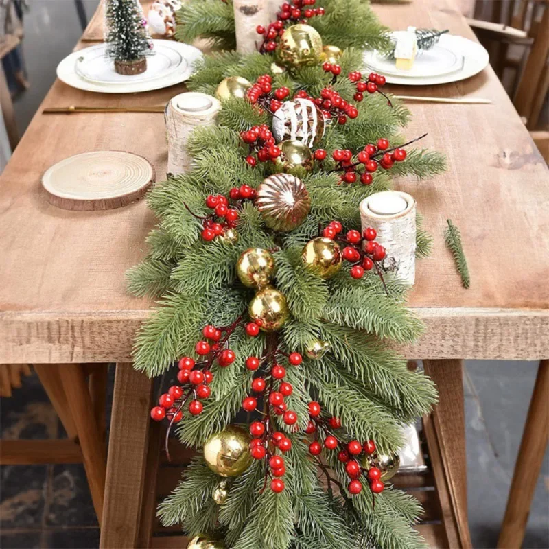 Kerstdecoratie: dennennaalden, cipressenbladeren, dennenboombladeren, nep-deurhanger, nep-rotanwanddecoratie