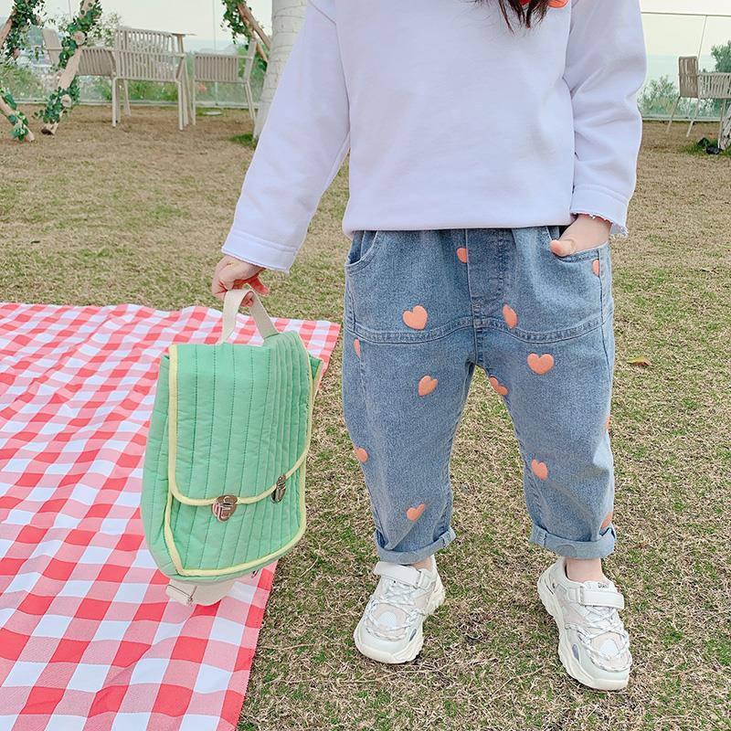 Efterårs koreansk stil baby pige jeans børne denim bukser børn elsker print cowboy bukser børn bukser jeans