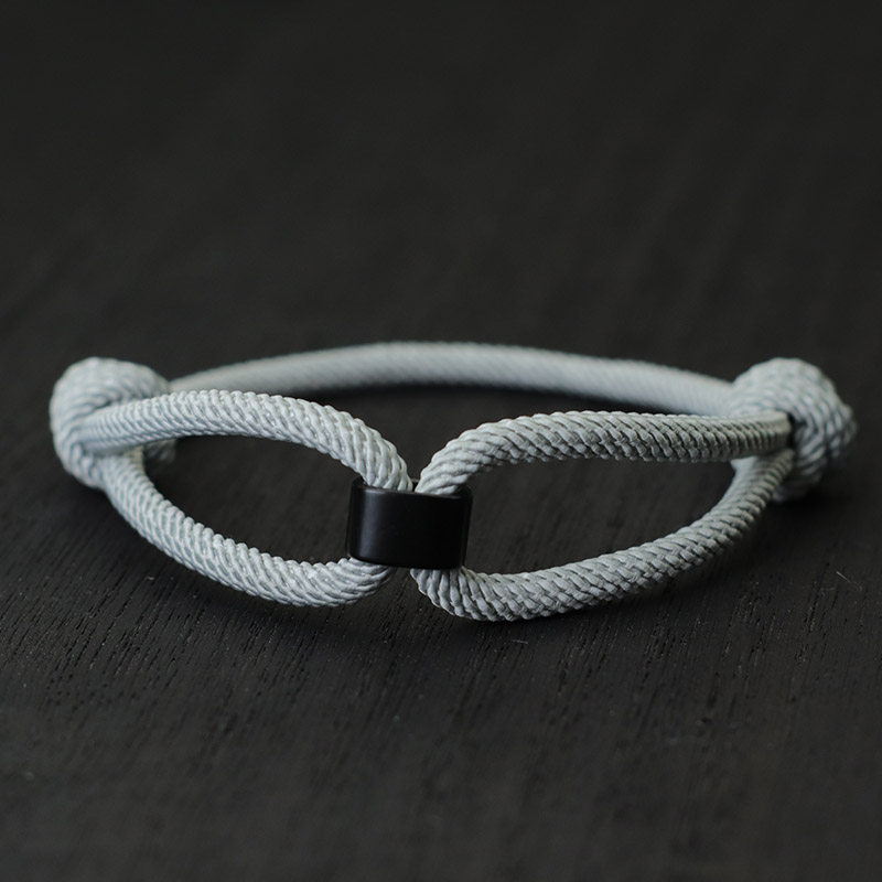 Pulsera con nudo infinito para hombre y mujer, Brazalete ajustable para supervivencia al aire libre, playa, Surf, tejido a mano, hilo rojo: Color dorado