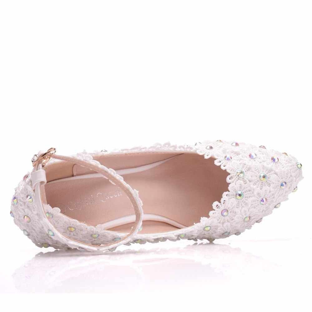 Crystal Queen Witte Bloem Vrouw Bruiloft Schoenen Kant Parel Hoge Hakken Zoete Bruid Jurk Schoenen Kralen Wiggen Schoenen 8 cm pompen