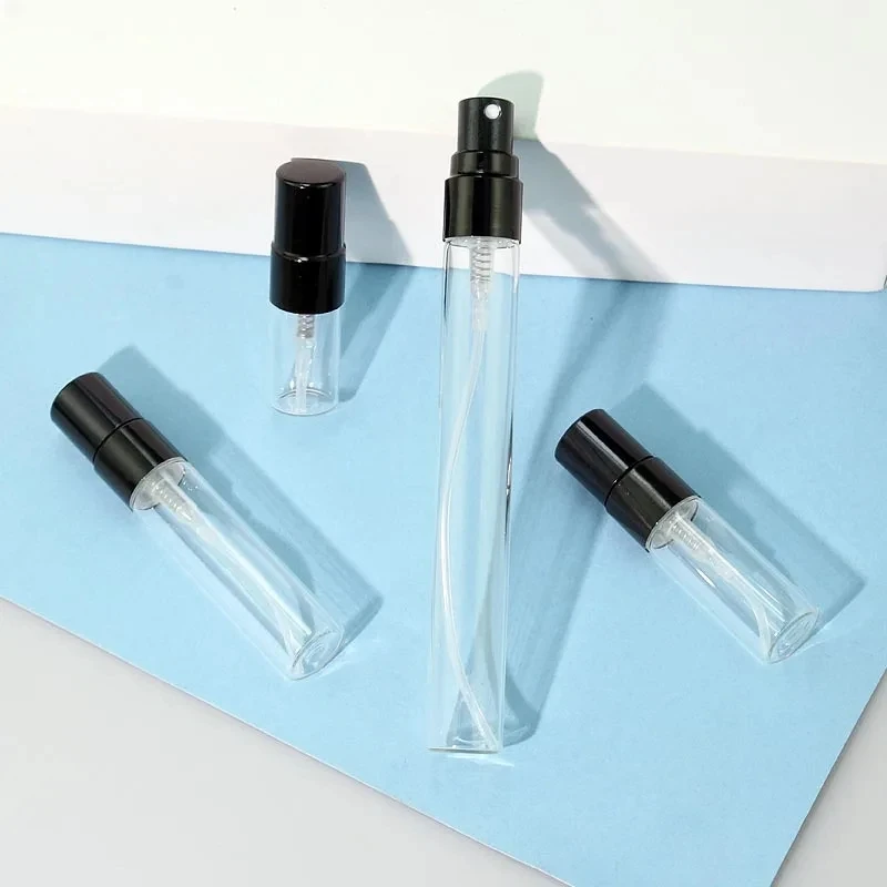 Mini Flacon Vaporisateur à Parfum Portable En Verre - Rechargeable - Couleur Verte - Dimensions 5x5x9 Cm - Neuf
