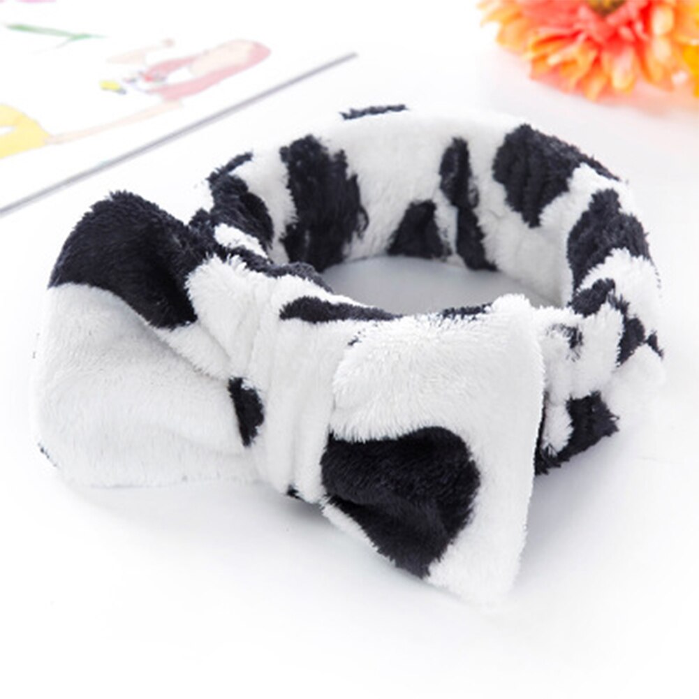 Merk schattige dames hoofdtooi met strik, knoop, stippen, gestreept, zacht, douchehoofdband, wikkelhoofddoek, badkamer, spa-make-up: Koeien