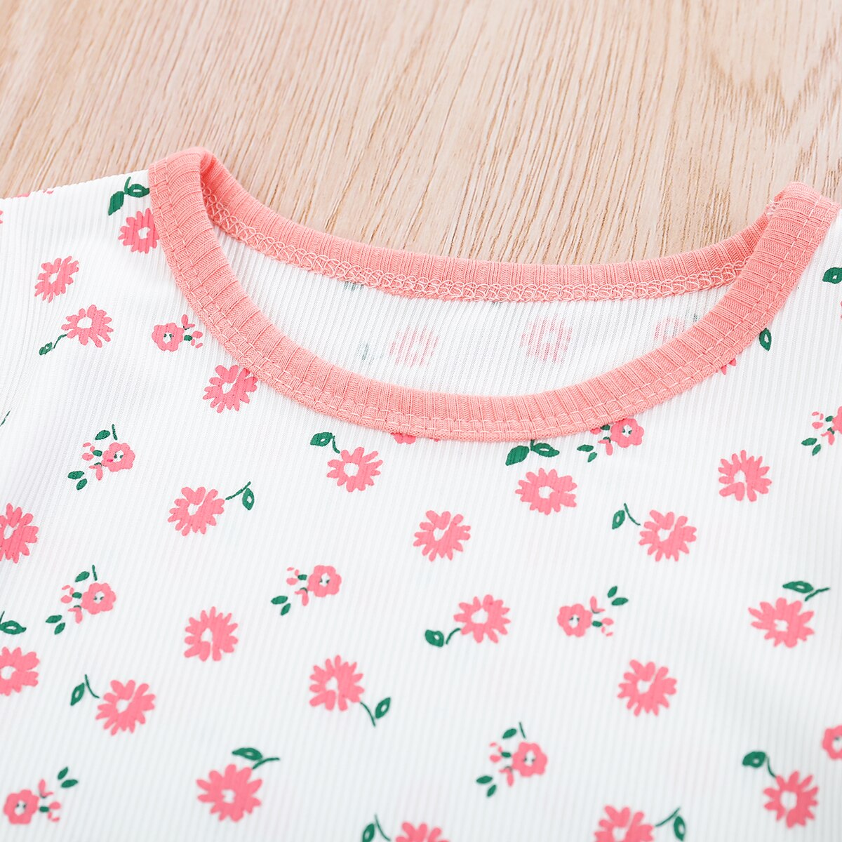 0-3 Years Print Girl\u2019s Short-sleeved and Shorts Set Floral/star Tie-dye Round Neck T-shirt and Short Pants